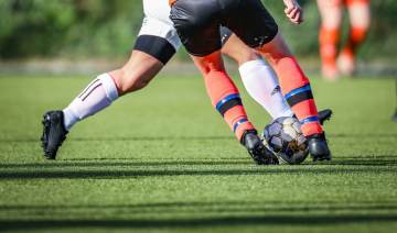 梅努从小到大控球都丝滑到离谱（配图示意）